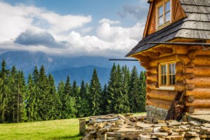 Picture of a log cabin that works as a vacation rental tax shelter